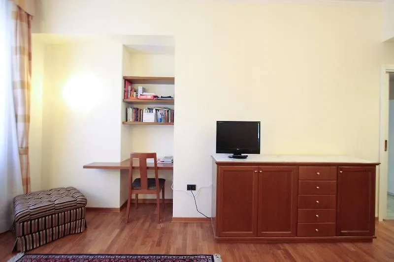 Residence De La Gare Milán 4*,